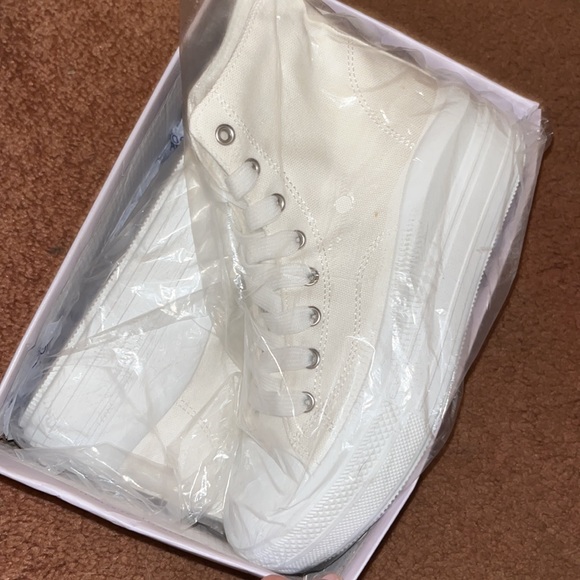 NWT in box White High Top Sneakers - Picture 2 of 7
